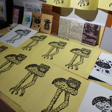 Charger l'image dans la galerie, Long Leg Boi Lino Block Print